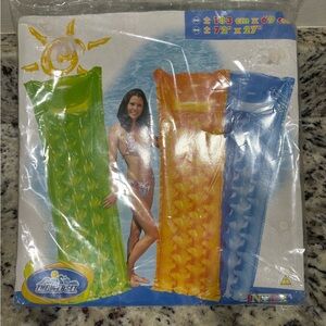 The Wet Set Intex 2003 Green Pool Raft Inflatable Air Mattress 72x27 Sealed NEW